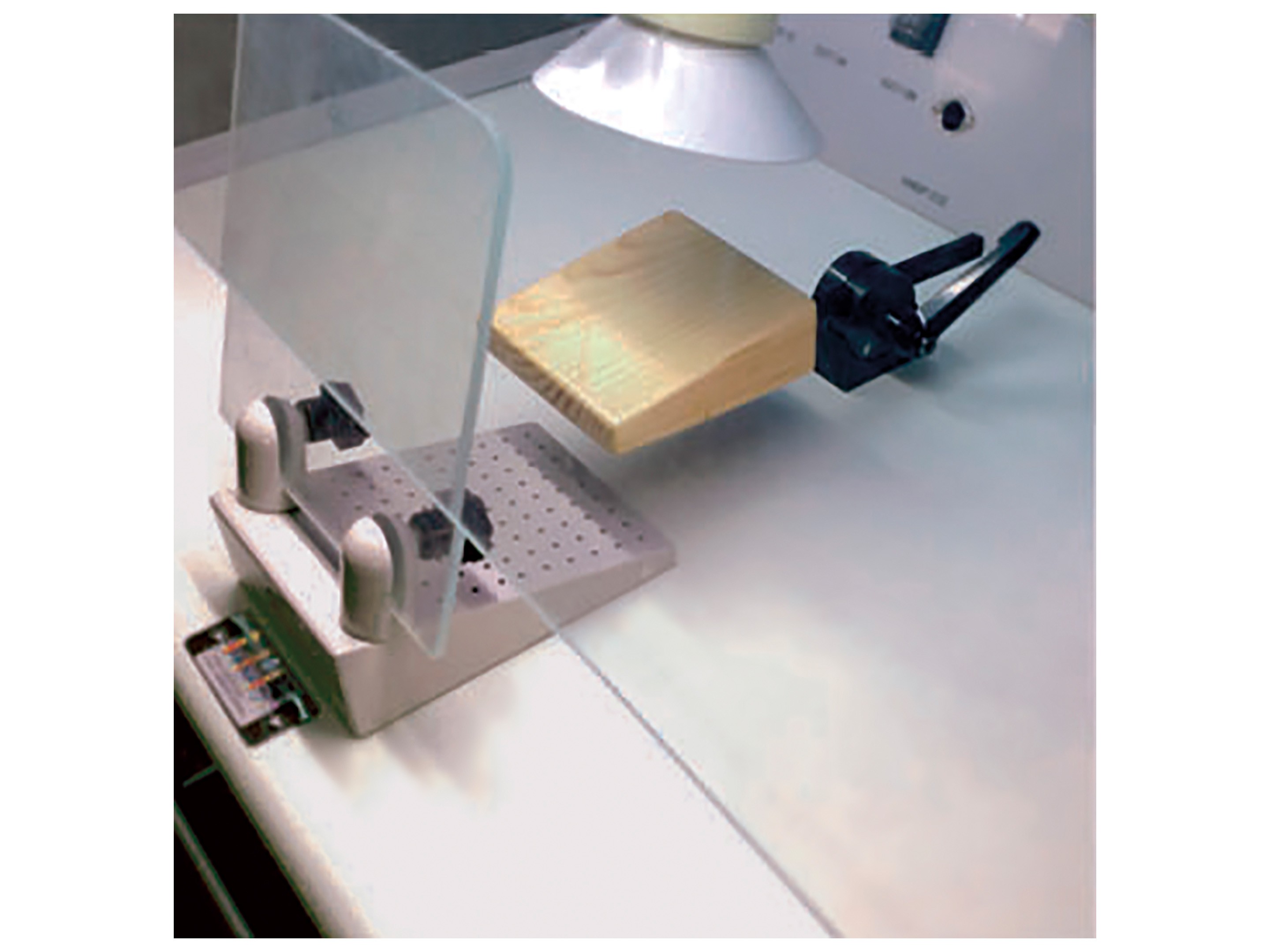 TECHNOFLUX WORK STATION FOR POLISHING WITH LIGHT AND ASPIRATION